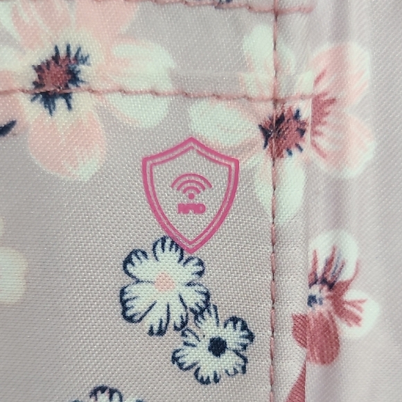 Vera Bradley Pink Quilted Wallet with Disney Characters - Picture 4 of 14